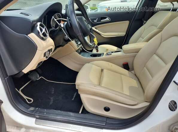 WDCTG4EB9KU000837 2019 MERCEDES-BENZ GLA White Սալոնի դիմացի տեսք