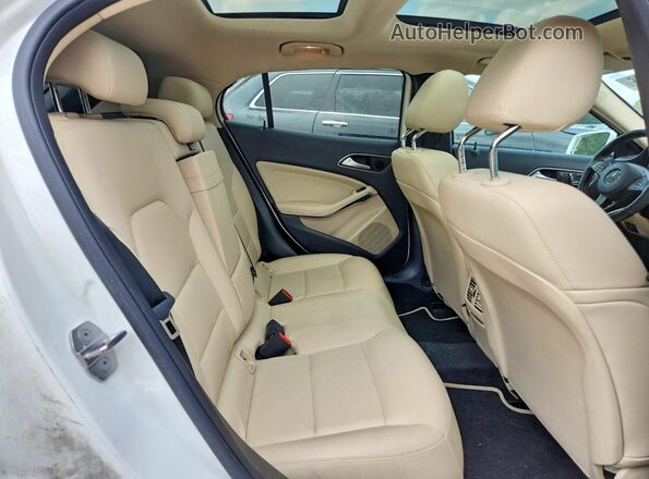 WDCTG4EB9KU000837 2019 MERCEDES-BENZ GLA White Սալոնի հետևի տեսք
