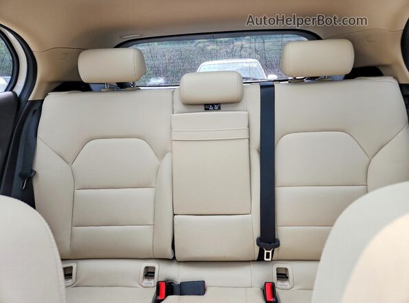 WDCTG4EB9KU000837 2019 MERCEDES-BENZ GLA White Հետևի նստատեղերի տեսք