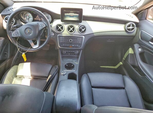 WDCTG4EBXGJ260530 2016 MERCEDES-BENZ GLA Black Widok deski rozdzielczej