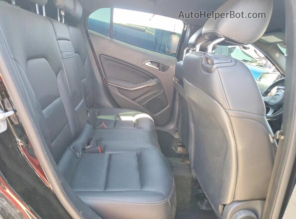 WDCTG4EBXGJ260530 2016 MERCEDES-BENZ GLA Black Widok wnętrza z tyłu