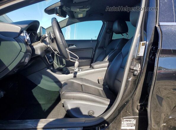 WDCTG4EBXKU010907 2019 MERCEDES-BENZ GLA Black Front interior view