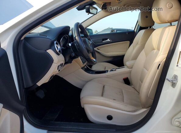 WDCTG4GB0GJ242812 2016 MERCEDES-BENZ GLA White Front interior view