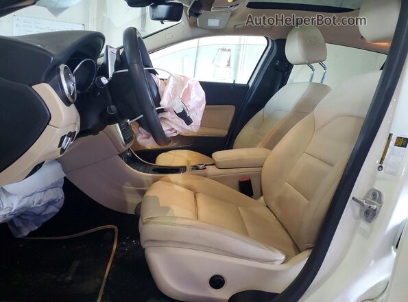 WDCTG4GB0HJ299643 2017 MERCEDES-BENZ GLA White Vista interior delantera