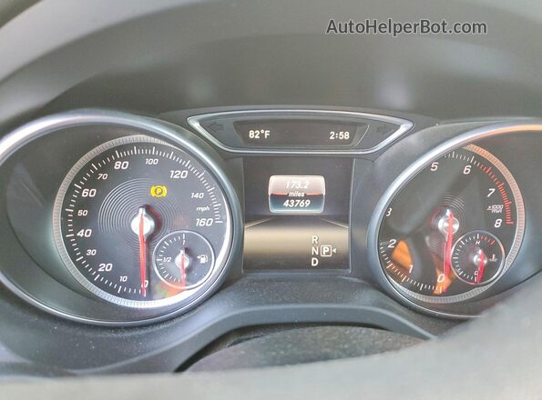 WDCTG4GB2JJ409579 2018 MERCEDES-BENZ GLA White Սարքավորումների վահանակի տեսք