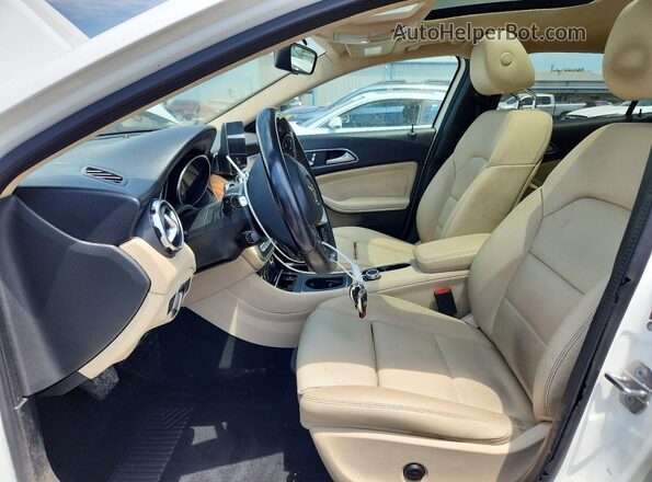 WDCTG4GB2KJ534468 2019 MERCEDES-BENZ GLA White Front interior view