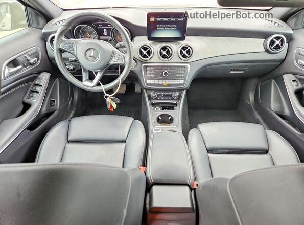 WDCTG4GB2LU023715 2020 MERCEDES-BENZ GLA Gray Առջևի վահանակի տեսք
