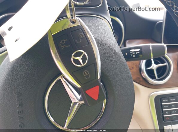 WDCTG4GB2LU024489 2020 MERCEDES-BENZ GLA 250 White Vista del salpicadero