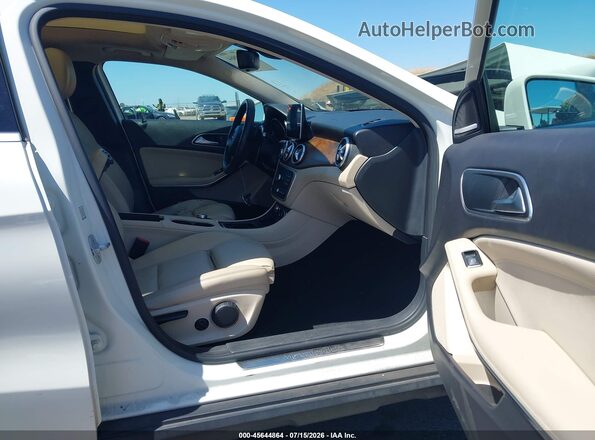 WDCTG4GB3GJ232775 2016 MERCEDES-BENZ GLA 250 White წინა სალონის ხედი