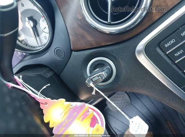 WDCTG4GB4GJ188530 2016 MERCEDES-BENZ GLA 250 White Vista del salpicadero