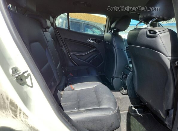 WDCTG4GB4GJ224491 2016 MERCEDES-BENZ GLA White Вид задніх сидінь