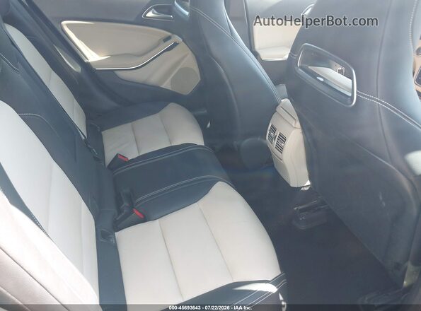 WDCTG4GB4HJ333003 2017 MERCEDES-BENZ GLA 250 Black Widok naklejki z numerem VIN