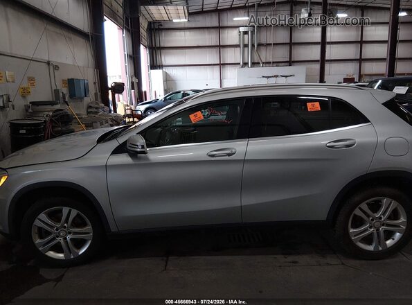 WDCTG4GB4HJ349797 2017 MERCEDES-BENZ GLA 250 Silver 360 interior view