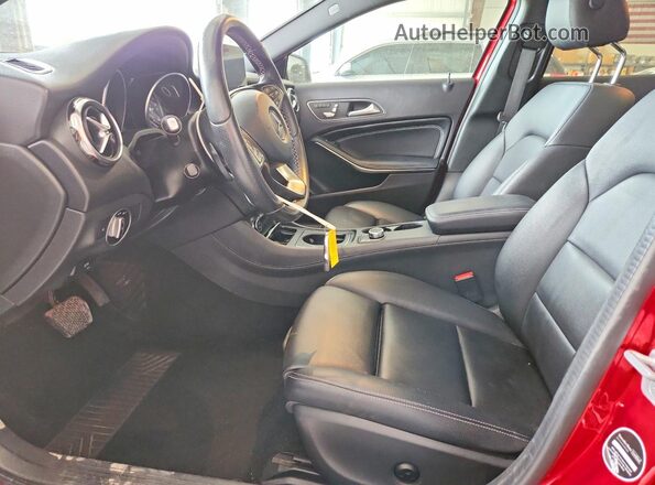 WDCTG4GB5JJ454709 2018 MERCEDES-BENZ GLA Red Front interior view
