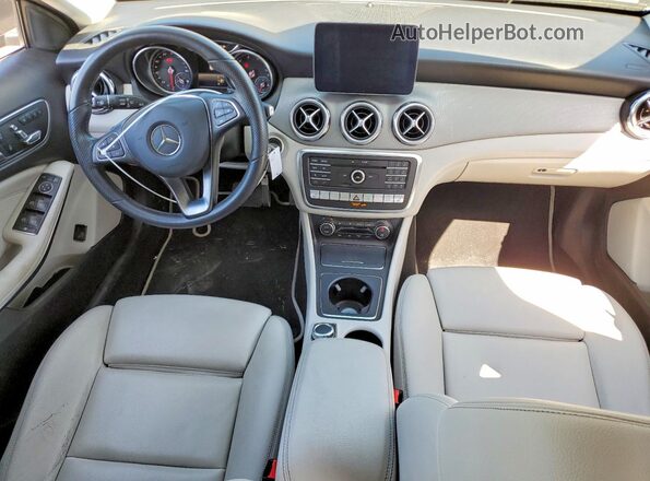 WDCTG4GB5LJ659157 2020 MERCEDES-BENZ GLA Gray Dashboard view