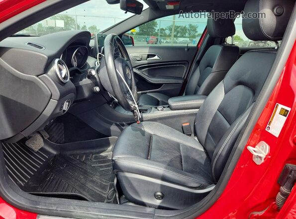 WDCTG4GB6HJ332452 2017 MERCEDES-BENZ GLA Red Front interior view