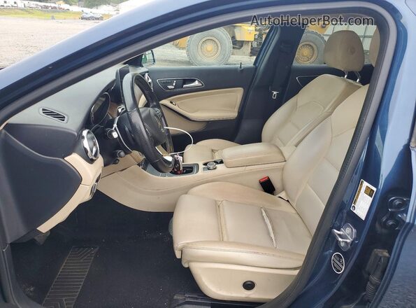WDCTG4GB7LJ679068 2020 MERCEDES-BENZ GLA Blue Vista interior delantera