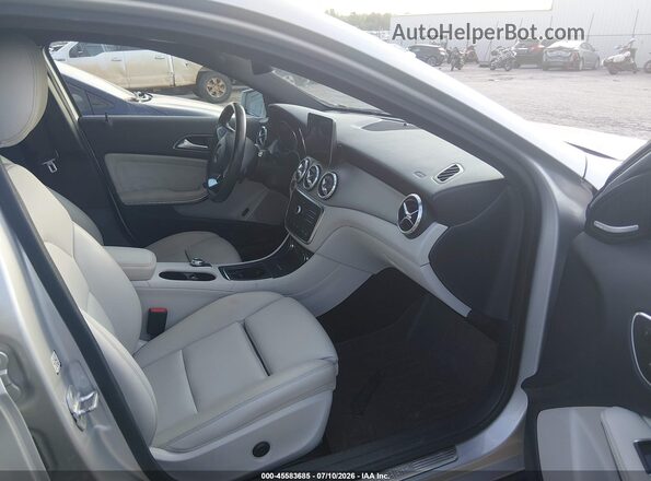 WDCTG4GB8HJ341685 2017 MERCEDES-BENZ GLE Silver წინა სალონის ხედი