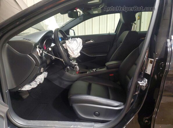 WDCTG4GB8KU017366 2019 MERCEDES-BENZ GLA Black Вид салону спереду