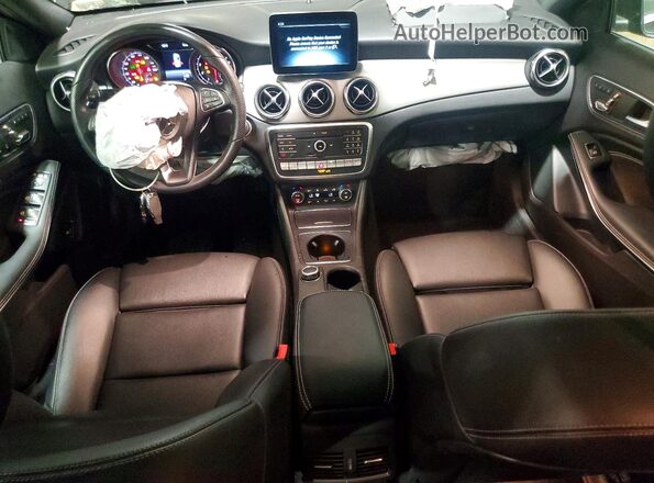 WDCTG4GB8KU017366 2019 MERCEDES-BENZ GLA Black Вид панелі приладів