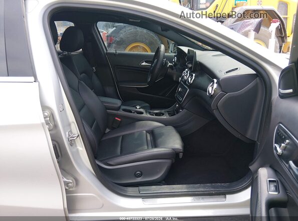 WDCTG4GB9JJ475515 2018 MERCEDES-BENZ GLA 250 Gray Սալոնի դիմացի տեսք