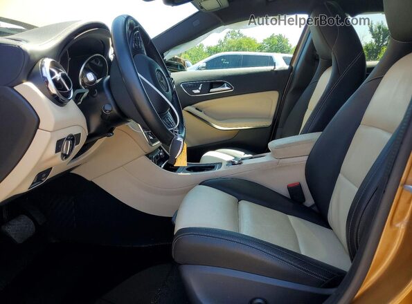 WDCTG4GBXJJ412374 2018 MERCEDES-BENZ GLA Orange Front interior view