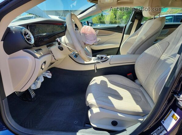WDD2J5KB5KA016246 2019 MERCEDES-BENZ CLS-CLASS Blue Front interior view