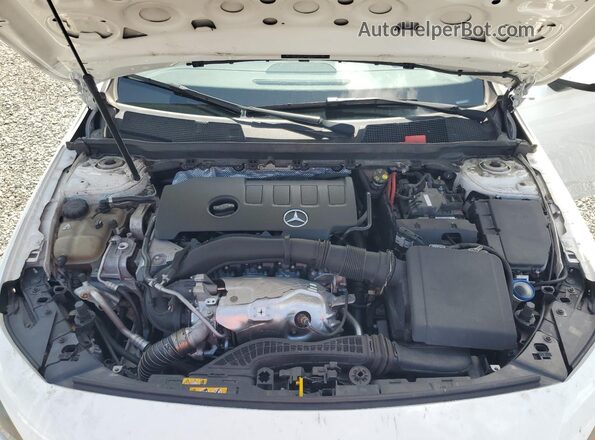WDD3G4EB1KW010472 2019 MERCEDES-BENZ A White Սալոնի հետևի տեսք