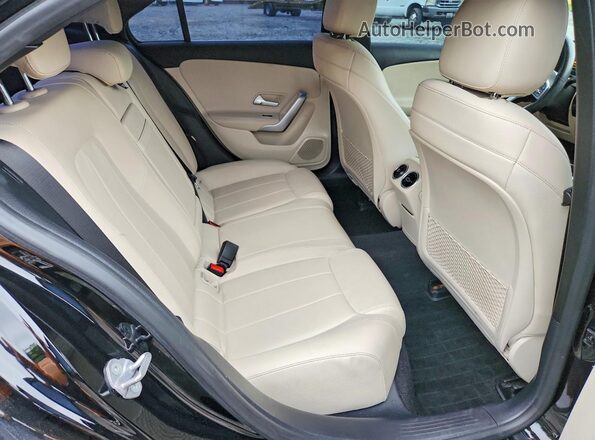 WDD3G4EB1KW025988 2019 MERCEDES-BENZ A Black Հետևի նստատեղերի տեսք