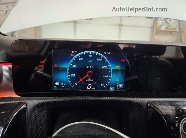 WDD3G4EB2KW033629 2019 MERCEDES-BENZ A White Вид щитка приладів