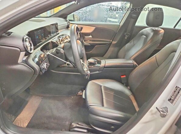 WDD3G4EB2KW033629 2019 MERCEDES-BENZ A White Вид салону спереду