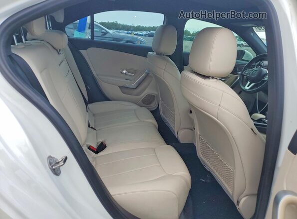 WDD3G4EB3KW024888 2019 MERCEDES-BENZ A Белый Вид задних сидений