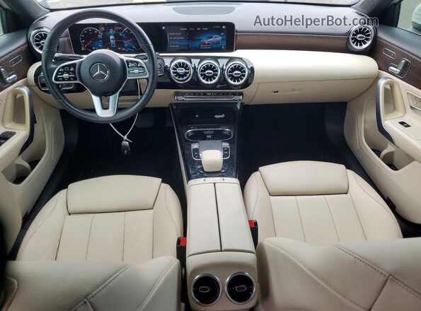 WDD3G4EB3KW024888 2019 MERCEDES-BENZ A Белый Вид панели приборов