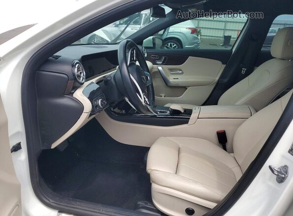 WDD3G4EB3KW024888 2019 MERCEDES-BENZ A Белый Вид салона спереди