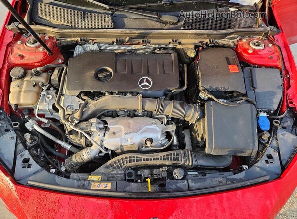 WDD3G4EB3KW025104 2019 MERCEDES-BENZ A Красный Вид задней части салона