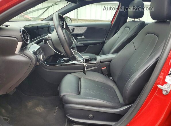 WDD3G4EB3KW034269 2019 MERCEDES-BENZ A Red წინა სალონის ხედი