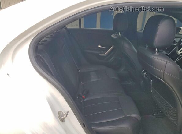 WDD3G4EB5KW001161 2019 MERCEDES-BENZ A White Հետևի նստատեղերի տեսք