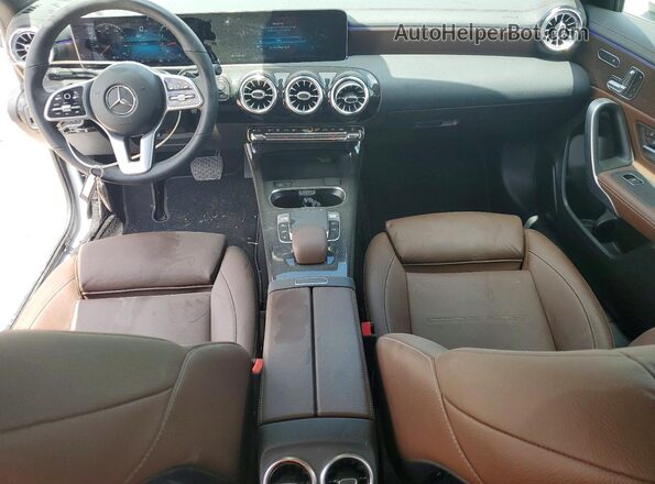 WDD3G4EBXKW021826 2019 MERCEDES-BENZ A White Widok deski rozdzielczej