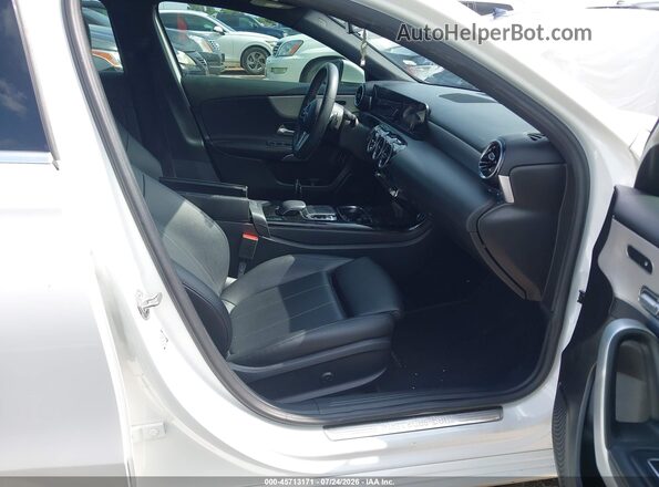 WDD3G4EBXKW035449 2019 MERCEDES-BENZ A 220 White Vista interior delantera