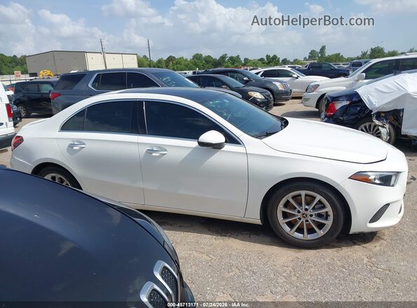 WDD3G4EBXKW035449 2019 MERCEDES-BENZ A 220 White Vista interior trasera