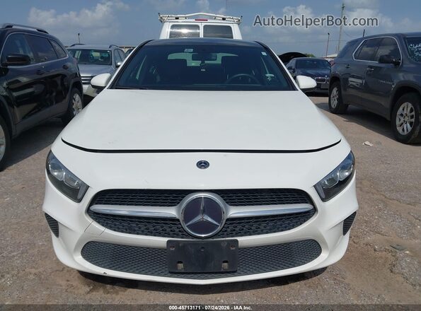 WDD3G4EBXKW035449 2019 MERCEDES-BENZ A 220 White Vista del cuadro de instrumentos