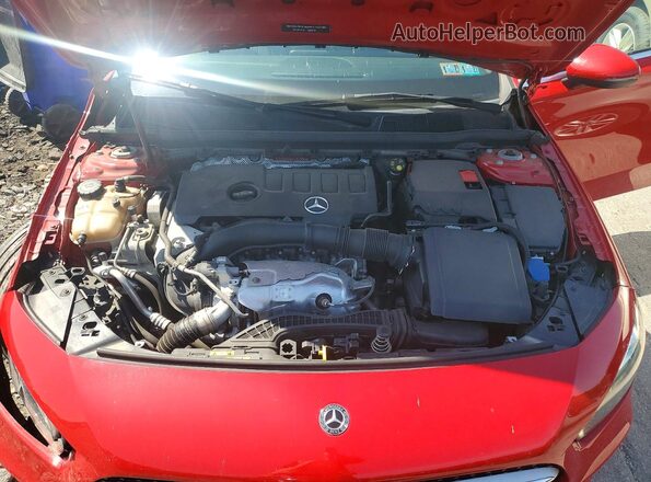 WDD3G4FB2KW013654 2019 MERCEDES-BENZ A Red Widok wnętrza z tyłu