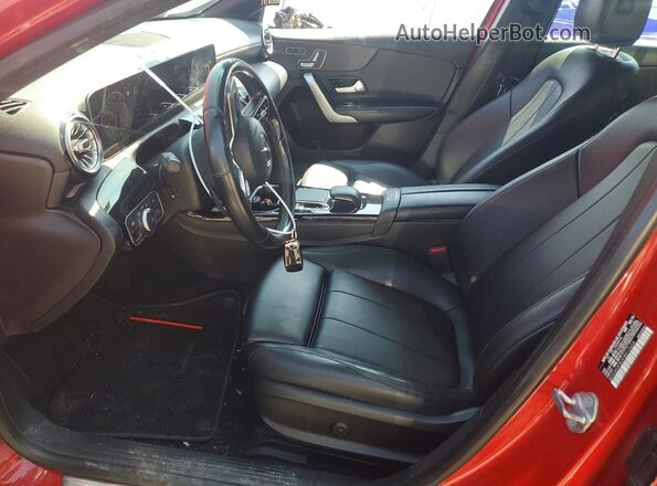 WDD3G4FB2KW013654 2019 MERCEDES-BENZ A Red Widok wnętrza z przodu