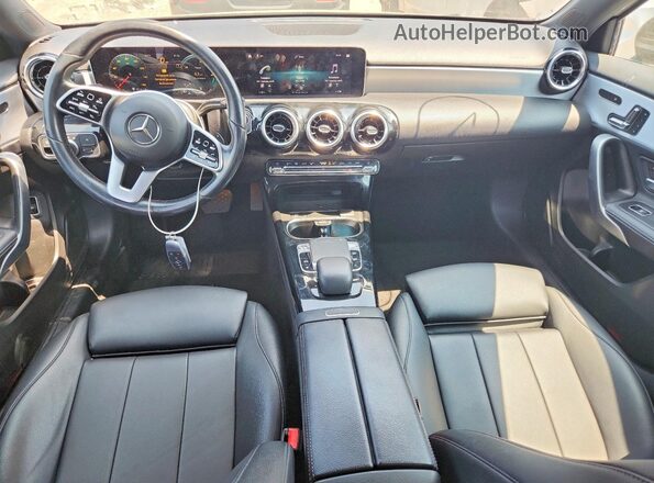 WDD3G4FB6KW031333 2019 MERCEDES-BENZ A Beige Vista del salpicadero