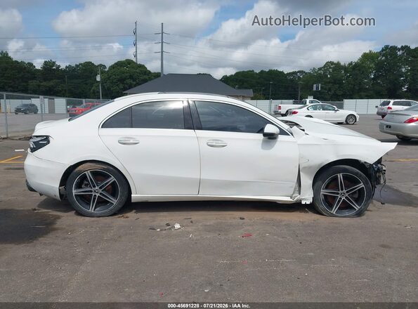 WDD3G4FB9KW032444 2019 MERCEDES-BENZ A 220 White Սալոնի հետևի տեսք