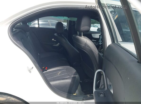 WDD3G4FB9KW032444 2019 MERCEDES-BENZ A 220 White VIN կոդի պիտակի տեսք