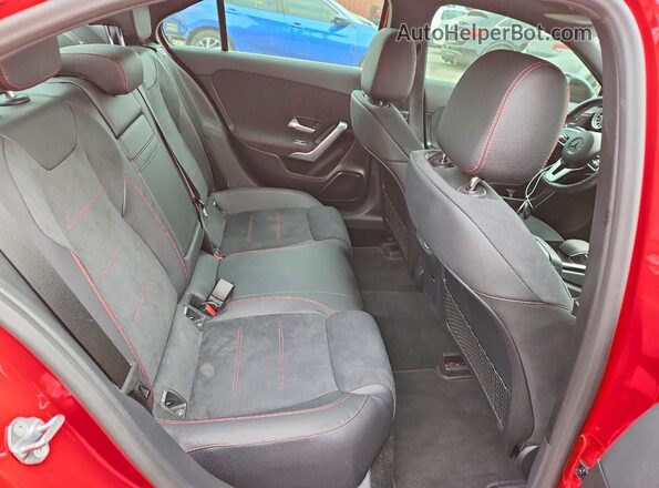 WDD3G4FB9LW041825 2020 MERCEDES-BENZ A Красный Вид задних сидений