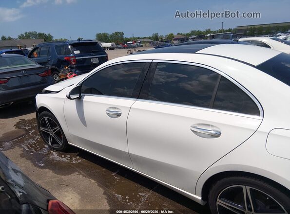WDD3G4FBXKW016527 2019 MERCEDES-BENZ A 220 White სალონის 360-გრადუსიანი ხედი