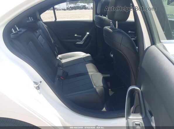 WDD3G4FBXKW017872 2019 MERCEDES-BENZ A 220 White VIN კოდის სტიკერის ხედი