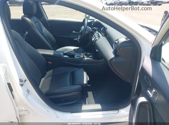 WDD3G4FBXKW017872 2019 MERCEDES-BENZ A 220 White წინა სალონის ხედი